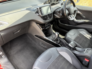 2016 Peugeot 2008 1.2 Puretech Allure in Red — image 2