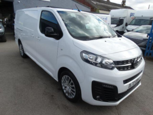 2023 Vauxhall Vivaro 2.0 Turbo D 3100 Pro L2 H1 Euro 6 6dr in White — image 3