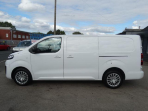 2023 Vauxhall Vivaro 2.0 Turbo D 3100 Pro L2 H1 Euro 6 6dr in White — image 5