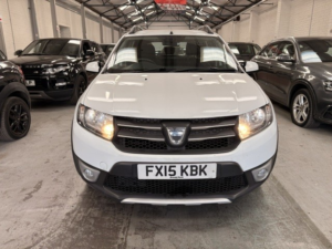 2015 Dacia Sandero Stepway 1.5 Stepway Laureate Dci 90 in White — image 2
