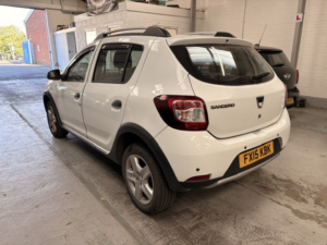 2015 Dacia Sandero Stepway 1.5 Stepway Laureate Dci 90 in White — image 4