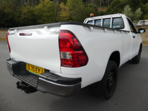 2020 Toyota Hilux 2.4 D-4d Active Narrow Body Pickup 2dr Diesel Manual 4WD Euro 6 (150 Ps) in White — image 3