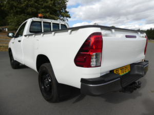 2020 Toyota Hilux 2.4 D-4d Active Narrow Body Pickup 2dr Diesel Manual 4WD Euro 6 (150 Ps) in White — image 5