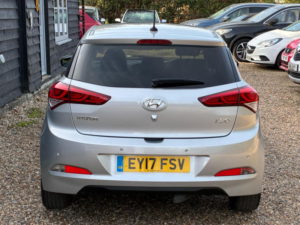 2016 Hyundai I20 1.4 Premium Nav Auto Euro 6 5dr in Grey — image 6