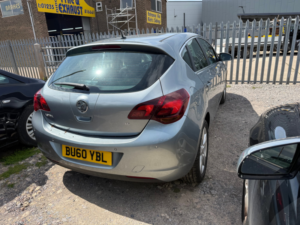 2010 Vauxhall Astra 1.6 16v Sri Hatchback 5dr Petrol Auto Euro 5 (115 Ps) in Silver — image 4