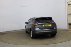 2016 Ford Focus 1.5 Tdci Titanium Euro 6 (s/s) 5dr in Grey — image 5