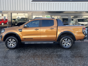 2020 Ford Ranger 3.2 Tdci Wildtrak Automatic in Orange — image 2