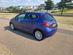 2017 Peugeot 208 1.2 Puretech Allure in Blue — image 6
