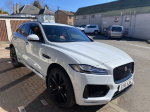 2016 Jaguar F-Pace 3.0 D300 V6 S in White — image 3