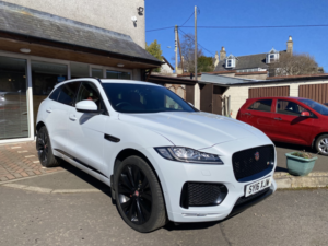 2016 Jaguar F-Pace 3.0 D300 V6 S in White — image 6