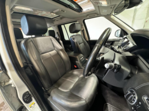 2016 Land Rover Discovery 4 3.0 Sd V6 Landmark Auto 4WD Euro 6 (s/s) 5dr in White — image 2