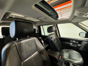 2016 Land Rover Discovery 4 3.0 Sd V6 Landmark Auto 4WD Euro 6 (s/s) 5dr in White — image 3