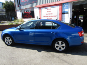 2015 Skoda Octavia 2.0 Tdi Se L in Blue — image 5