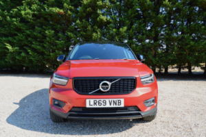 2019 Volvo Xc40 2.0 R-Design Pro T4 in Red — image 5
