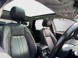 2019 Land Rover Discovery Sport 2.0 Si4 Hse Auto 4WD Euro 6 (s/s) 5dr in Grey — image 2