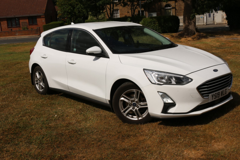 2019 Ford Focus 1.0 T Ecoboost Zetec in White — image 1