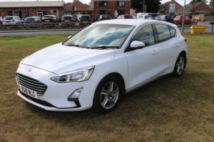2019 Ford Focus 1.0 T Ecoboost Zetec in White — image 4