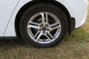 2019 Ford Focus 1.0 T Ecoboost Zetec in White — image 5
