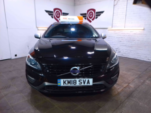 2018 Volvo V60 2.0 R-Design Lux Nav D4 in Black — image 3