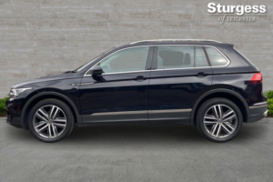 2021 Volkswagen Tiguan 2.0 Tdi Elegance DSG 4motion Euro 6 (s/s) 5dr in Black — image 4