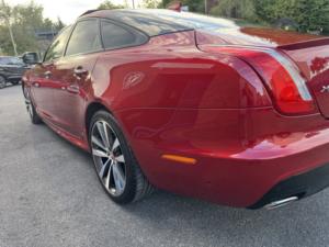 2016 Jaguar Xj 3.0 D V6 R-Sport in Red — image 3