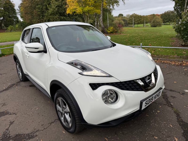 2019 Nissan Juke 1.6 Acenta SUV 5dr Petrol Xtron Euro 6 (117 Ps) in White — image 1