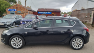 2015 Vauxhall Astra 2.0 Cdti Ecoflex Elite in Black — image 3