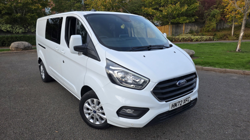2022 Ford Transit Custom 2.0 Transit Custom Limited Dciv 320 L2 2.0l Ecoblue 130ps Fwd 6 Speed Automatic in White — image 1