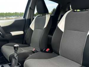 2013 Toyota Yaris 1.3 Dual Vvt-I Trend in Grey — image 3