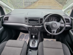 2013 Volkswagen Sharan 2.0 Tdi Bluemotion Tech Se in Blue — image 3