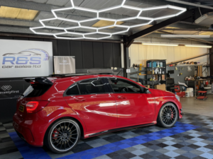 2013 Mercedes-Benz A Class 2.0 A45 Amg in Red — image 4