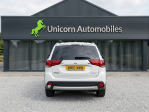 2016 Mitsubishi Outlander 2.2 Di-D Gx3 in White — image 4