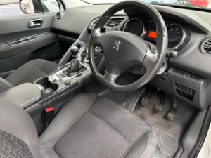 2016 Peugeot 3008 1.6 Bluehdi Active Euro 6 (s/s) 5dr in White — image 4