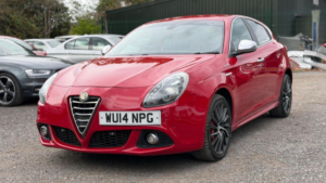 2014 Alfa Romeo Giulietta 2.0 Jtdm-2 Sportiva Nav Tct Euro 5 (s/s) 5dr in Red — image 3