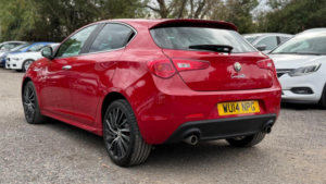 2014 Alfa Romeo Giulietta 2.0 Jtdm-2 Sportiva Nav Tct Euro 5 (s/s) 5dr in Red — image 4