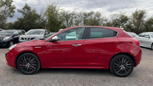 2014 Alfa Romeo Giulietta 2.0 Jtdm-2 Sportiva Nav Tct Euro 5 (s/s) 5dr in Red — image 5