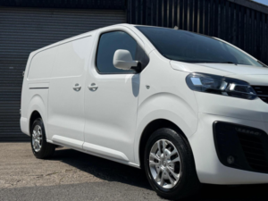 2021 Vauxhall Vivaro 1.5 Turbo D 2900 Sportive L2 H1 Euro 6 (s/s) 5dr in White — image 3