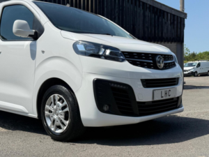 2021 Vauxhall Vivaro 1.5 Turbo D 2900 Sportive L2 H1 Euro 6 (s/s) 5dr in White — image 4
