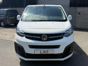 2021 Vauxhall Vivaro 1.5 Turbo D 2900 Sportive L2 H1 Euro 6 (s/s) 5dr in White — image 5