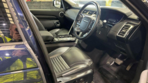 2019 Land Rover Discovery 3.0 Sd V6 Hse Auto 4WD Euro 6 (s/s) 5dr in Blue — image 2