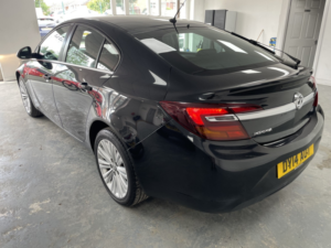 2014 Vauxhall Insignia 1.8 16v Design in Black — image 4