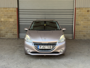2012 Peugeot 208 1.4 Hdi Allure in Pink — image 2