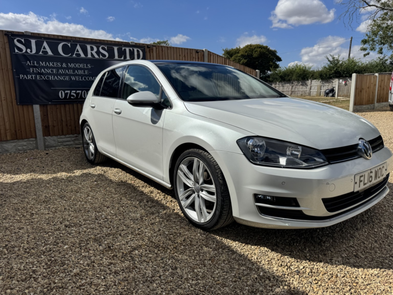 2016 Volkswagen Golf 2.0 Tdi Bluemotion Tech Gt Edition in White — image 1