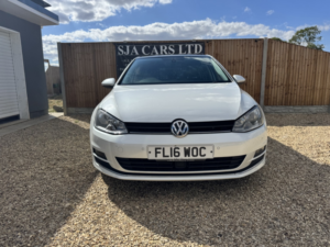 2016 Volkswagen Golf 2.0 Tdi Bluemotion Tech Gt Edition in White — image 2