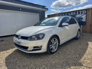 2016 Volkswagen Golf 2.0 Tdi Bluemotion Tech Gt Edition in White — image 3