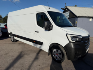 2022 Renault Master 2.3 Dci 35 Business+ Panel Van 4dr Diesel Manual Fwd Lwb Medium Roof Euro 6 (135 Ps) in White — image 2
