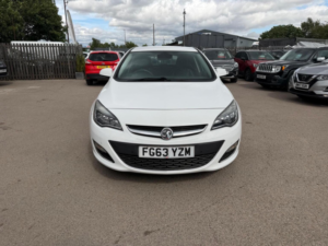 2013 Vauxhall Astra 2.0 Cdti Ecoflex Elite Euro 5 (s/s) 5dr in White — image 2
