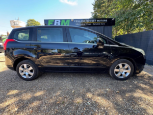 2011 Peugeot 5008 1.6 Hdi Sport Euro 5 5dr in Black — image 4