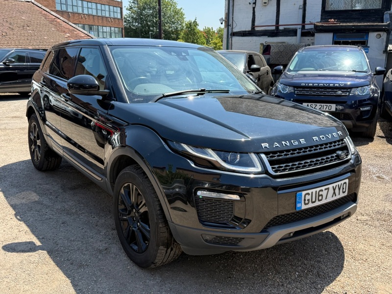 2017 Land Rover Range Rover Evoque Td4 Se Tech in Black — image 1