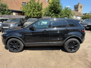 2017 Land Rover Range Rover Evoque Td4 Se Tech in Black — image 4